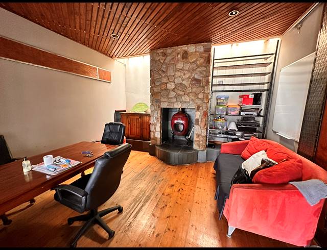 400M² OFFICE FOR SALE IN MELVILLE